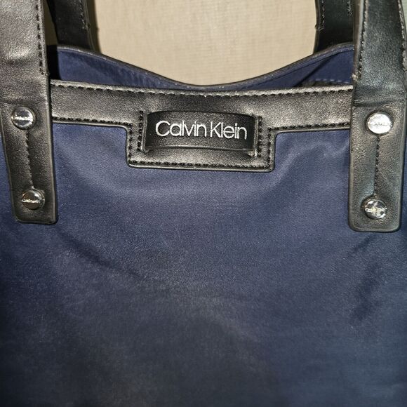Calvin Klein
Navy Blue Purse Lane Nylon Triple Compartment Tote Handbag - Picture 2 of 16